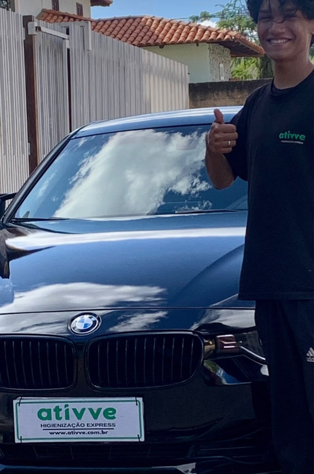 Carro de Bruno Niccoli após a lavagem CarWash Ativve