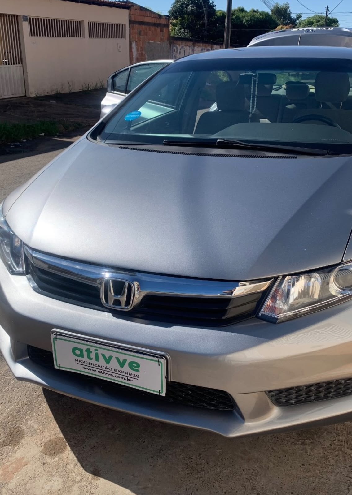 Carro de Aline Fonseca após a lavagem CarWash Ativve
